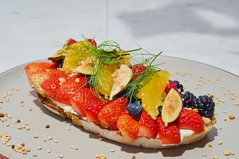 Toast de frutos rojos