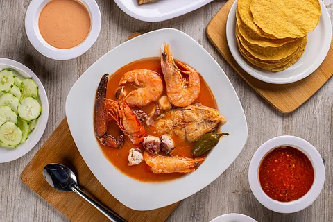 Media Sopa de Mariscos
