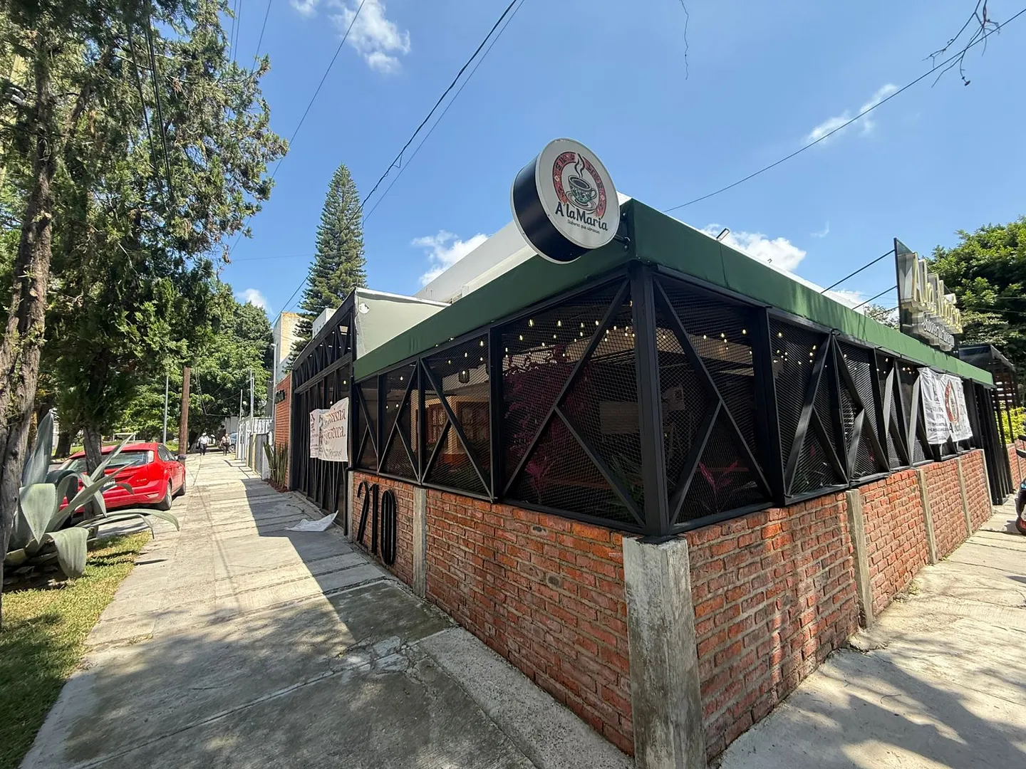 A La María hero image