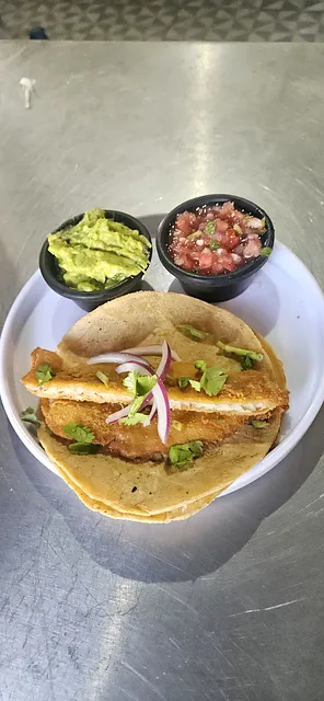 Taco de pez empanizado