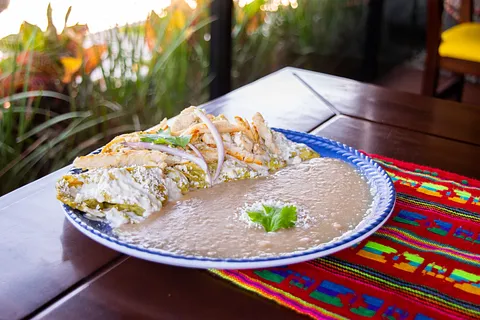 Chilaquiles con Pollo