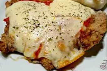 MILANESA DE NALGA DE ANGUS A LA NAPOLITANA