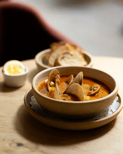 Boullabaise de almeja Chione de la Baja