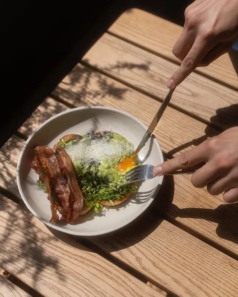 Tosta de huevo pochado