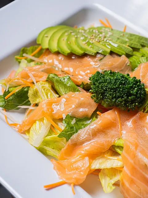 Ensalada verde con salmón