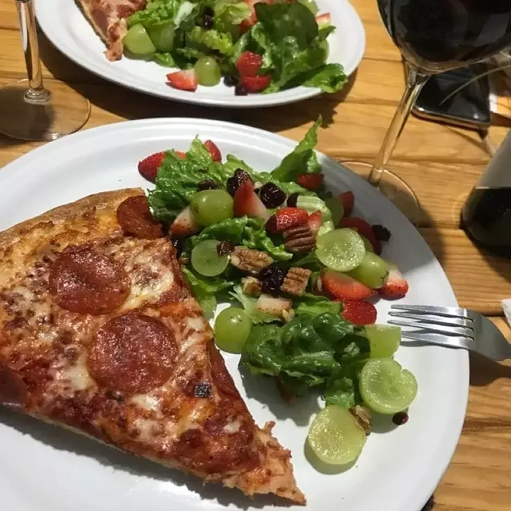 Pizza+ensalada+refresco