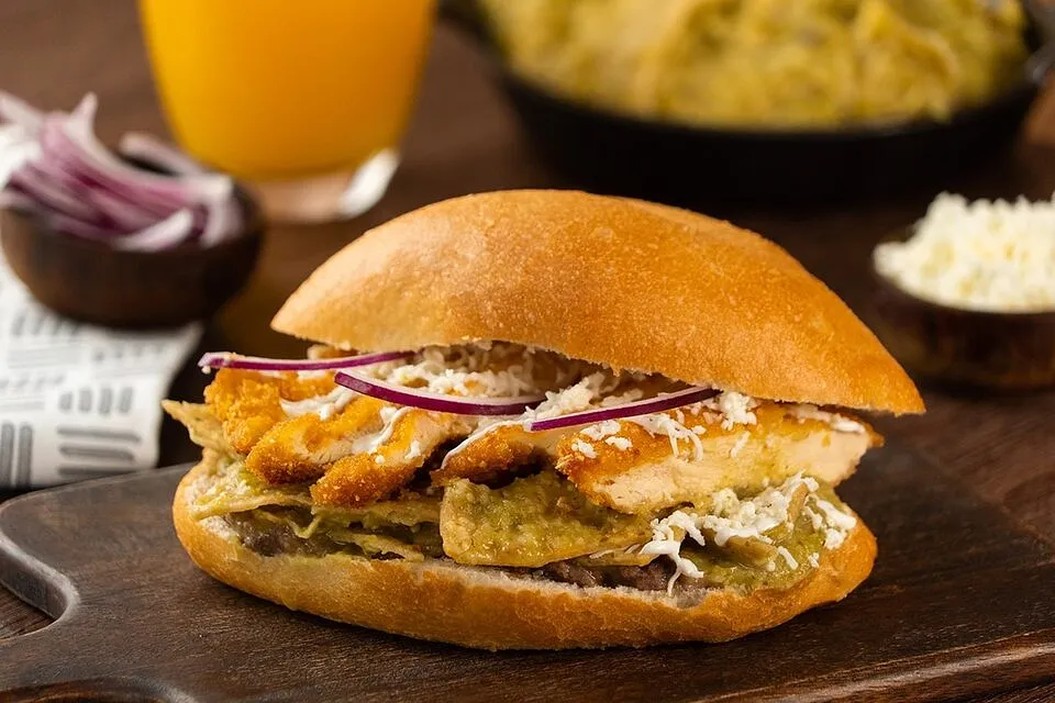 Torta Chilaquiles