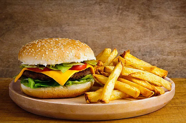 Hamburguesa c/papas a la francesa