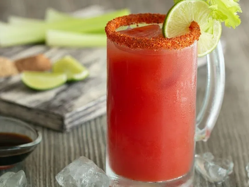 Michelada Sin Alcohol Clamato