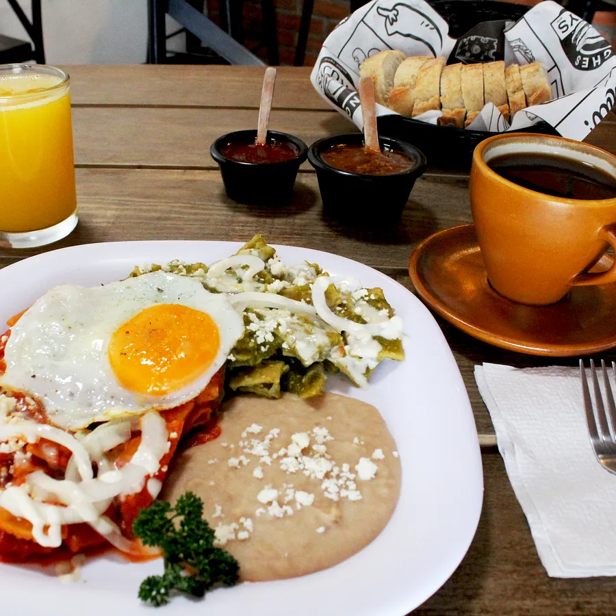 Chilaquiles Divorciados