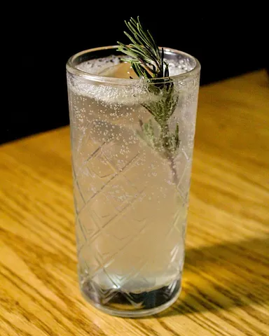 Mocktails Botánicos y Refrescantes