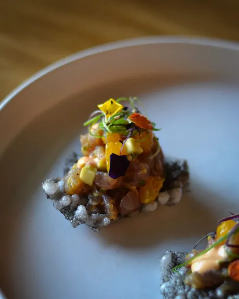 Tostada Maguro Mikan