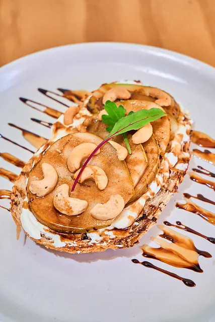 Toast de pera y ricotta