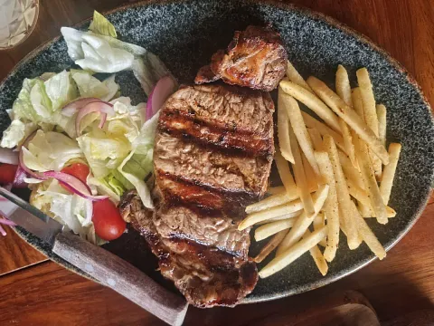 CORTE RIB EYE A LA PLANCHA