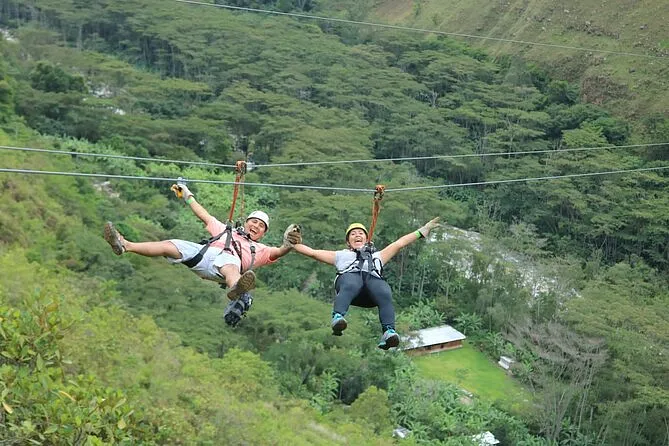 Circuito de Tirolesas (Zipline)