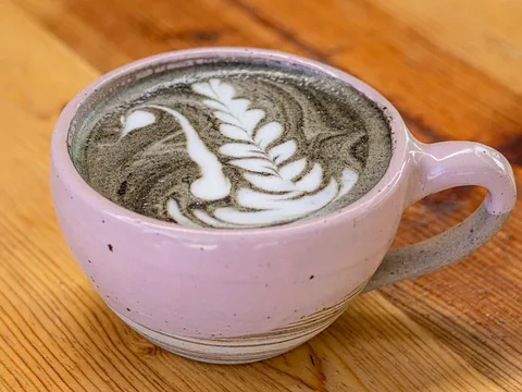 Black latte (14 oz)