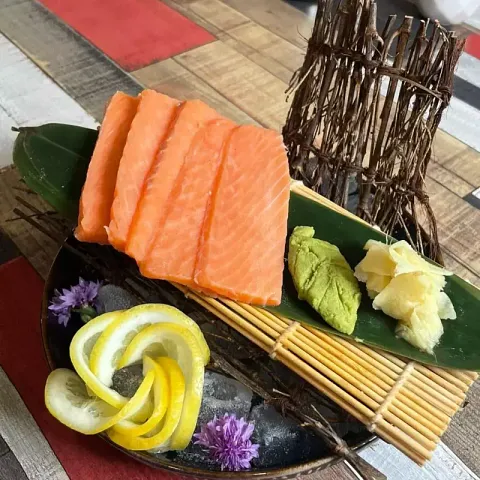 Sashimi de salmón