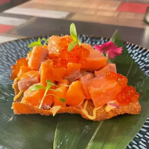 Tostada de salmón