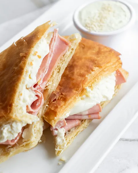 Sandwich Mortadela con pistacho