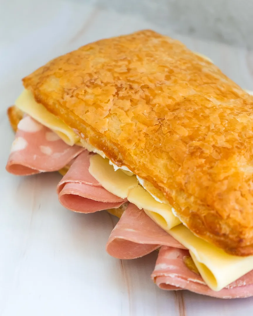 Sandwich Jamón y queso
