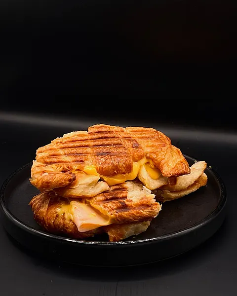 Medialuna Smash (con cheddar)