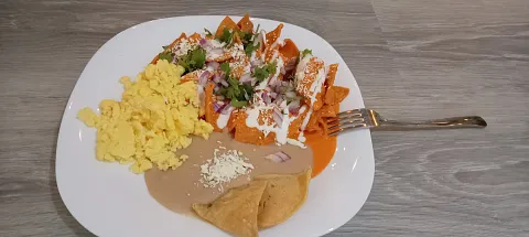 Chilaquiles Rojos o Verdes