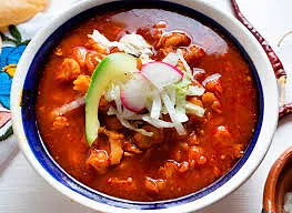 Pozole Rojo (Puerco) - Mediano