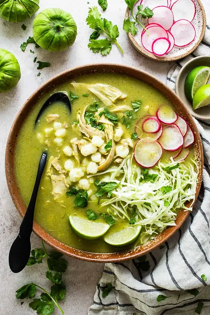 Pozole Verde (Pollo) - Grande