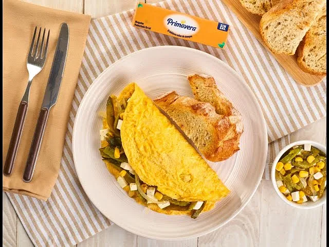 Omelet de Rajas con Queso
