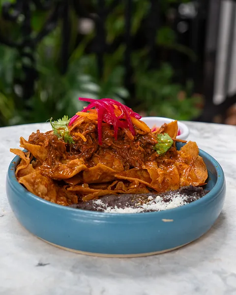 Chilaquiles con Cochinita Pibil