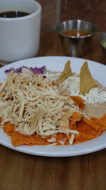 Chilaquiles con pollo